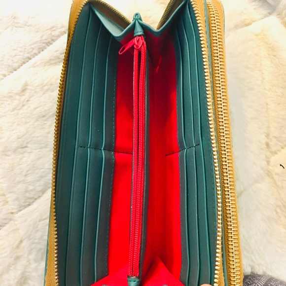 Dooney and Bourke Wallet - Picture 7 of 7